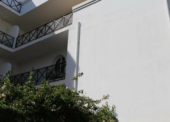 Garden- 2 Bedrooms-2pools-2 Balconies * 타비라