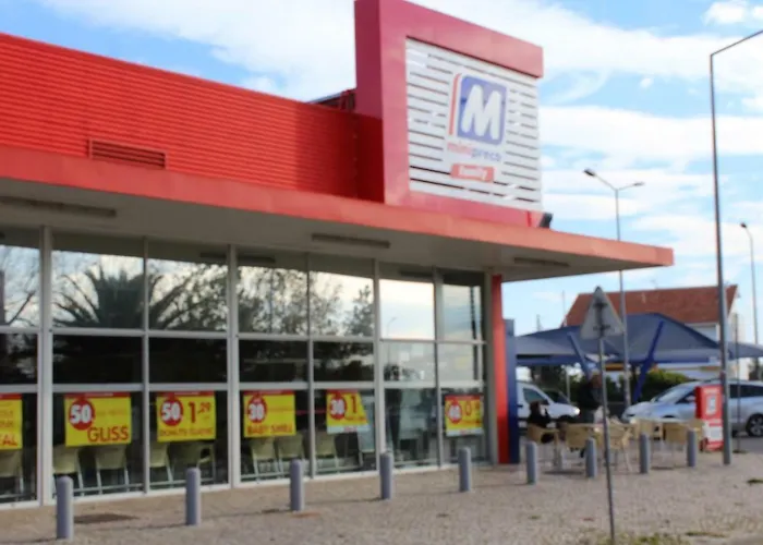 아파트 Garden- 2 Bedrooms-2pools-2 Balconies 타비라