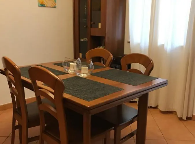 아파트 Garden- 2 Bedrooms-2pools-2 Balconies 타비라